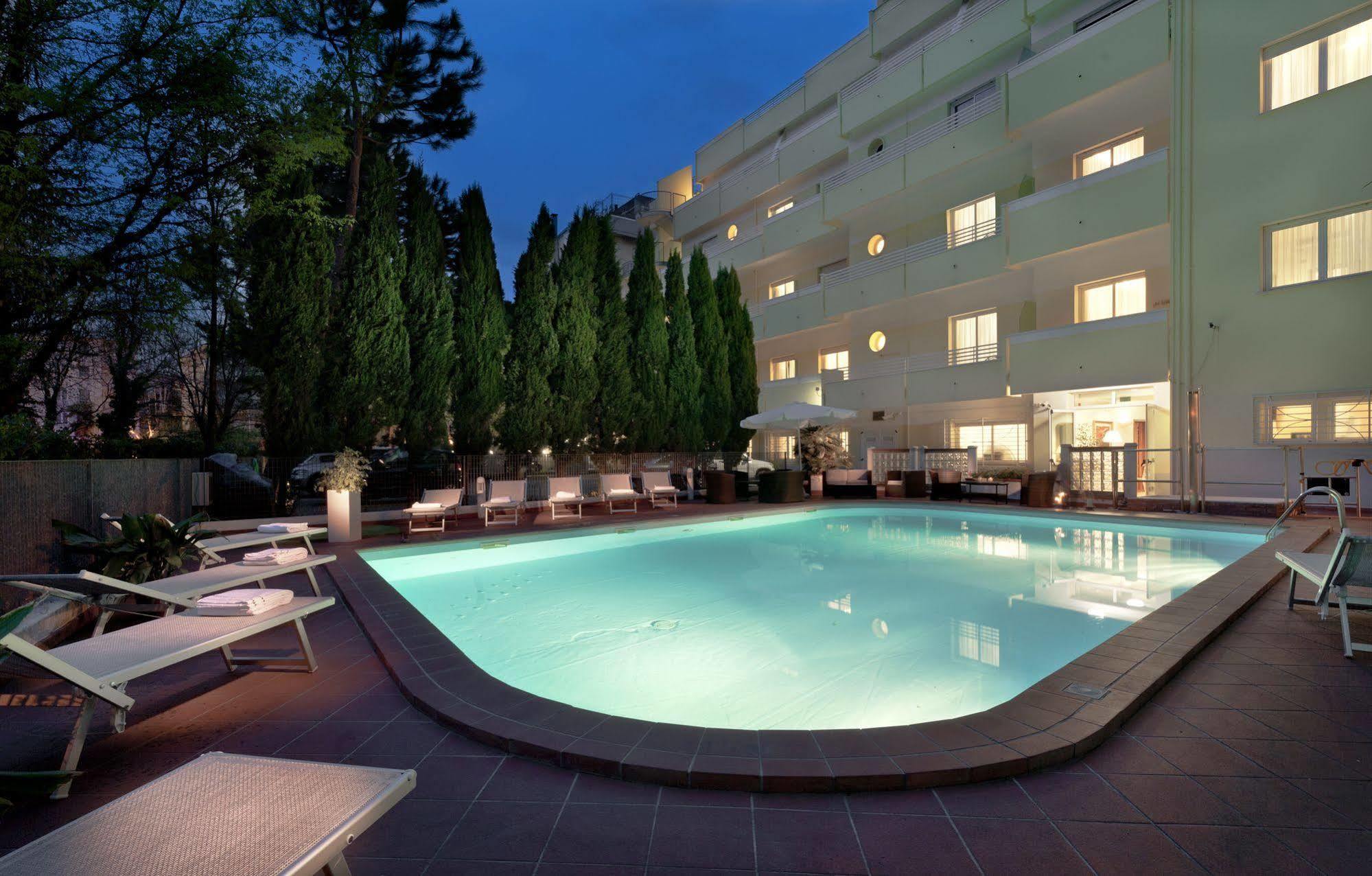 Astoria Suite Hotel Rimini Exterior photo